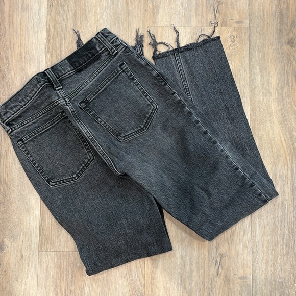 A&F 90s SKINNY HIGH RISE FADED BLACK JEANS - Picture 2 of 3